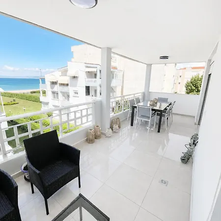 Elysian Crest Maisonette
