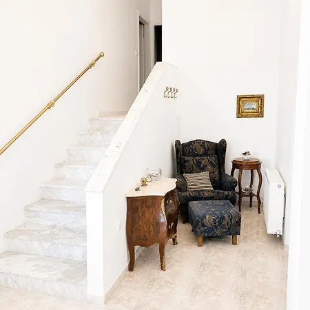 Elysian Crest Maisonette דירה אגיה טריאדה